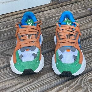 Puma Minecraft boys lace up shoes!!!! LIKE NEW CONDITION!!!!!